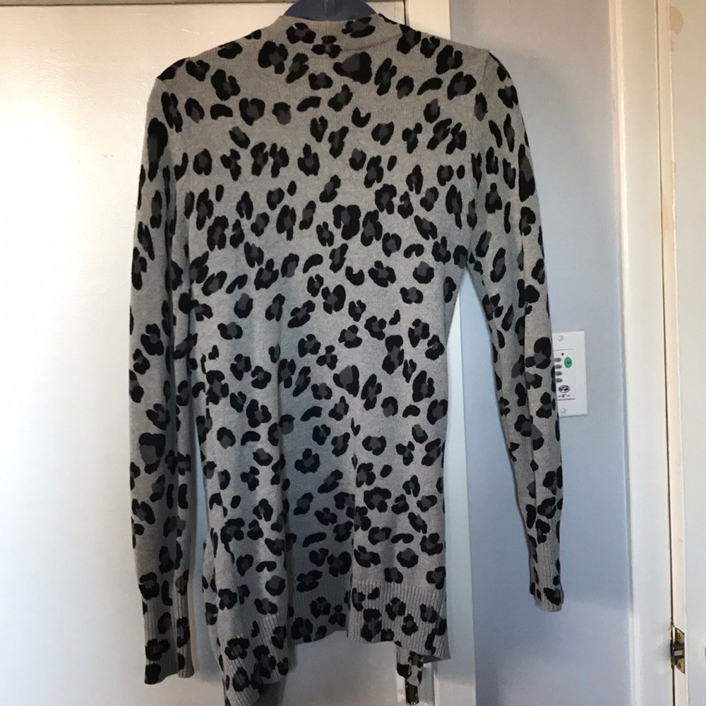 VS PINK Grey Leopard Oversized Cardigan - Picture 5 of 5